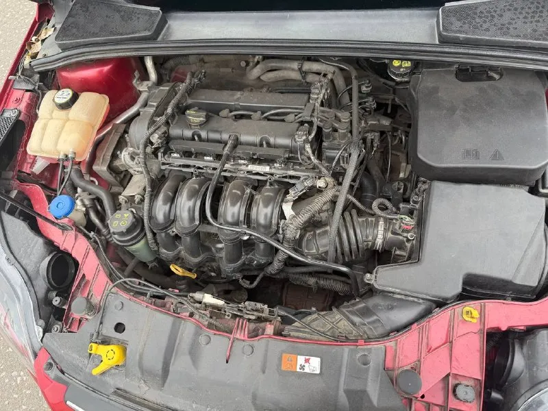 Продам ford focus 3 2011г. двигатель 1.6, автомат пробег 150000 полностью родная лкп цена 880000р зимняя резина 1н сезон в подарок тел 79495175866 - фотография - 4