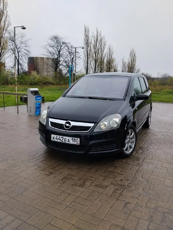 Продам opel зафира б 1.8 2006 г. в. (140 л. с)пробег 245 тыс. семь лет в моих руках, климат контроль, круиз контроль, печка греет, кондëр холодит, заменил грм и масло в коробке 6 тыс. км. назад, задние пружины и сайлентблоки задней балки год назад, стойки стабилизатора недавно, масло поменял 800 км. назад. цена 625 тыс. г. шахтёрск +79494617190 📞 звоните: +7(949)4617190 - фотография - 1