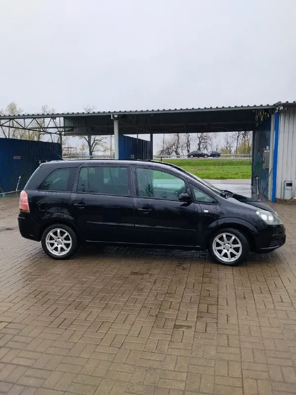 Продам opel зафира б 1.8 2006 г. в. (140 л. с)пробег 245 тыс. семь лет в моих руках, климат контроль, круиз контроль, печка греет, кондëр холодит, заменил грм и масло в коробке 6 тыс. км. назад, задние пружины и сайлентблоки задней балки год назад, стойки стабилизатора недавно, масло поменял 800 км. назад. цена 625 тыс. г. шахтёрск +79494617190 📞 звоните: +7(949)4617190 - фотография - 3