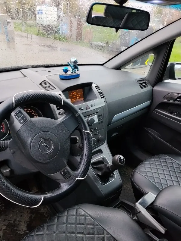 Продам opel зафира б 1.8 2006 г. в. (140 л. с)пробег 245 тыс. семь лет в моих руках, климат контроль, круиз контроль, печка греет, кондëр холодит, заменил грм и масло в коробке 6 тыс. км. назад, задние пружины и сайлентблоки задней балки год назад, стойки стабилизатора недавно, масло поменял 800 км. назад. цена 625 тыс. г. шахтёрск +79494617190 📞 звоните: +7(949)4617190 - фотография - 7