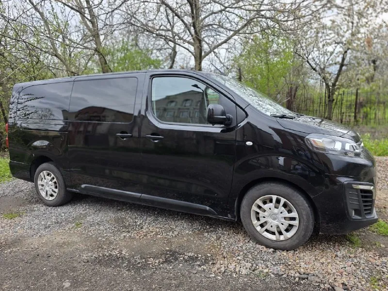 Продам citroen space tourer 2019 года выпуска, дизельный мотор 2.0 литров, пробег 185800 км, 2 хозяина, 8 мест. в дпт не участвовал. автомобиль полностью обслужен, мочевина вырезана, установлена "вебасто" и сигнализация с автозапуском. пололнительно установлен teyes с камерами 360 и регистратором. осмотр в г. донецк цена 2700000. +79493069811 анастасия 📲 tg: @kaa1297 📞 звоните: +7(949)3069811 - фотография - 3