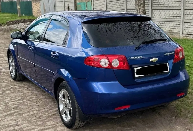 Здравствуйте 🤝 продам автомобиль, chevrolet lacetti 2008г. в. корейская сборка! 10 лет в одних руках! автомобиль в очень хорошем состоянии! без каких либо вложений! кузов в хорошем состоянии! ровный и красивый без гнилья и ржавчины! автомобиль выглядит шикарно! техническая часть в идеале! двигатель 1.6 идеал! после кап ремонта проехал 20 тысяч, работает идеально! без посторонних звуков! масло грамма не берет! кпп на отлично! переключается плавно! без хрустов и вылетов! ходовая часть идеал! вся новая! абсолютно нечего не гремит не стучит! в ходу очень приятный автомобиль! по комплектации: кондиционер, abs, 4эл. стеклоподъемника, эл. регулировка зеркал, гидроусилитель руля, подушки безопасности. документы чистые переоформление без проблем! цена 535.000т/р. торг уместен. тел: +7 (949) 481-20-60. - фотография - 3
