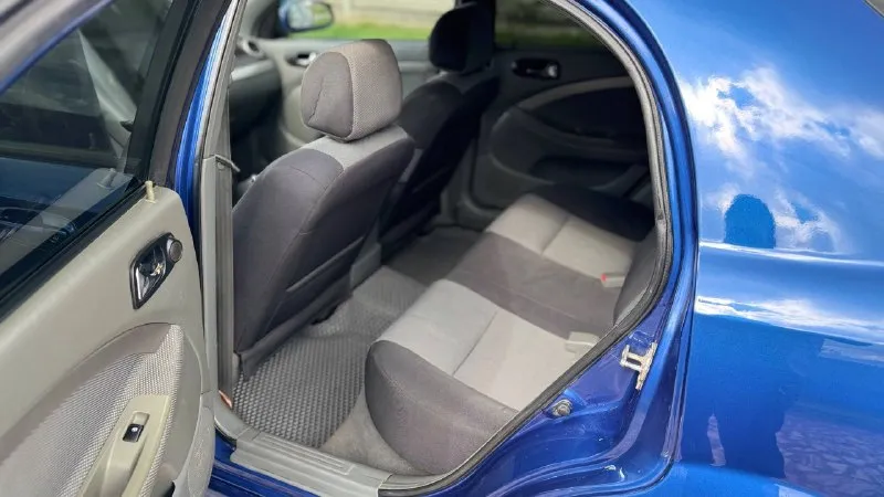 Здравствуйте 🤝 продам автомобиль, chevrolet lacetti 2008г. в. корейская сборка! 10 лет в одних руках! автомобиль в очень хорошем состоянии! без каких либо вложений! кузов в хорошем состоянии! ровный и красивый без гнилья и ржавчины! автомобиль выглядит шикарно! техническая часть в идеале! двигатель 1.6 идеал! после кап ремонта проехал 20 тысяч, работает идеально! без посторонних звуков! масло грамма не берет! кпп на отлично! переключается плавно! без хрустов и вылетов! ходовая часть идеал! вся новая! абсолютно нечего не гремит не стучит! в ходу очень приятный автомобиль! по комплектации: кондиционер, abs, 4эл. стеклоподъемника, эл. регулировка зеркал, гидроусилитель руля, подушки безопасности. документы чистые переоформление без проблем! цена 535.000т/р. торг уместен. тел: +7 (949) 481-20-60. - фотография - 5
