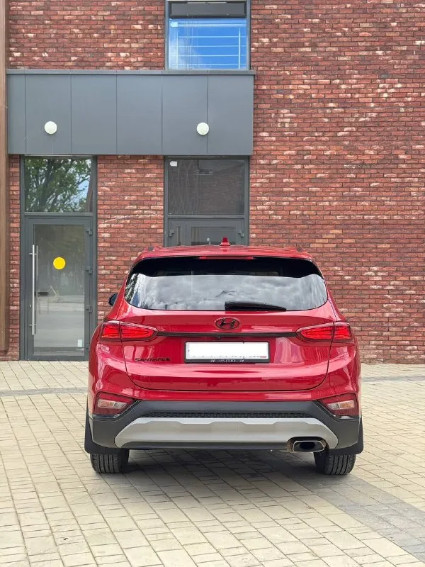 Продам свою машину santa fe 2019 2wd, двигатель 2.4л/бензин, акпп 8ми ступенчатая (не робот), пробег 61900км. состояние авто отличное- сел и поехал. перед продажей сделано то. комплектация: бесключевой доступ, цифровая приборная панель, запуск с кнопки start, три режима езды, адаптивный круиз контроль, система контроля слепых зон, экстренное торможение, обнаружение пешеходов, удержание в полосе, автоматический свет, регулировка фар по высоте, противотуманные фары, электрорегулировка зеркал и подогрев, кондиционер, камера заднего вида, электроручник, apple carplay, android avto, подогрев сидений, электрорегулировка водительского сиденья, датчик давления шин. установлена сигнализация starline с автозапуском, управлением со смартфона, 2 метки+gps с возможность отслеживания с телефона. на автомобиле все стекла родные, так же сделан антихром в круг. с авто отдам 2 комплекта ковриков и 2 комплекта колес. техосмотр пройден. цена 2,9млн. торг! тел. +79590108778 +79613253324 - фотография - 8