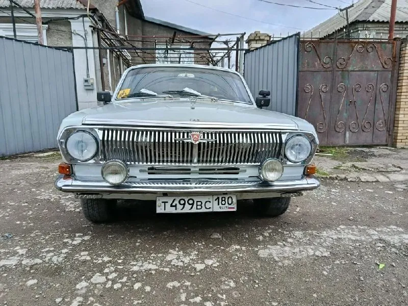 Продам газ, 24 "волга", белого цвета, 1974 года выпуска, пробег 110 000 километров. автомобиль в отличном состоянии, один собственник в птс. объем двигателя - 2,4 литра, мощность - 95 лошадиных сил, тип двигателя - бензиновый, коробка передач - механическая, привод - задний, установлено газобалонное оборудование. газ, 24 "волга"- это классический автомобиль, который стал символом советской эпохи. он обладает высокой надежностью и долговечностью, а также привлекательным дизайном. белый цвет делает автомобиль особенно элегантным и стильным. автомобиль прошел все необходимые проверки и готов к эксплуатации. состояние отличное, двигатель работает без нареканий, коробка передач переключается плавно, подвеска не стучит. пробег автомобиля небольшой, что говорит о его хорошем состоянии. машина не была в дтп, кузов в родной краске. цена 350000, +79495147153 📲 tg: @yuliya_on1983 📞 звоните: +7(949)5147153 - фотография - 3