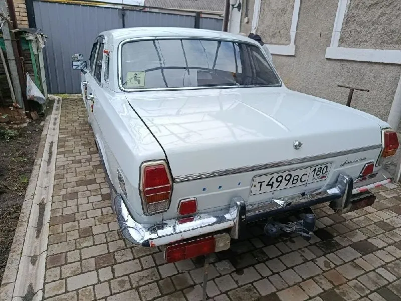 Продам газ, 24 "волга", белого цвета, 1974 года выпуска, пробег 110 000 километров. автомобиль в отличном состоянии, один собственник в птс. объем двигателя - 2,4 литра, мощность - 95 лошадиных сил, тип двигателя - бензиновый, коробка передач - механическая, привод - задний, установлено газобалонное оборудование. газ, 24 "волга"- это классический автомобиль, который стал символом советской эпохи. он обладает высокой надежностью и долговечностью, а также привлекательным дизайном. белый цвет делает автомобиль особенно элегантным и стильным. автомобиль прошел все необходимые проверки и готов к эксплуатации. состояние отличное, двигатель работает без нареканий, коробка передач переключается плавно, подвеска не стучит. пробег автомобиля небольшой, что говорит о его хорошем состоянии. машина не была в дтп, кузов в родной краске. цена 350000, +79495147153 📲 tg: @yuliya_on1983 📞 звоните: +7(949)5147153 - фотография - 5