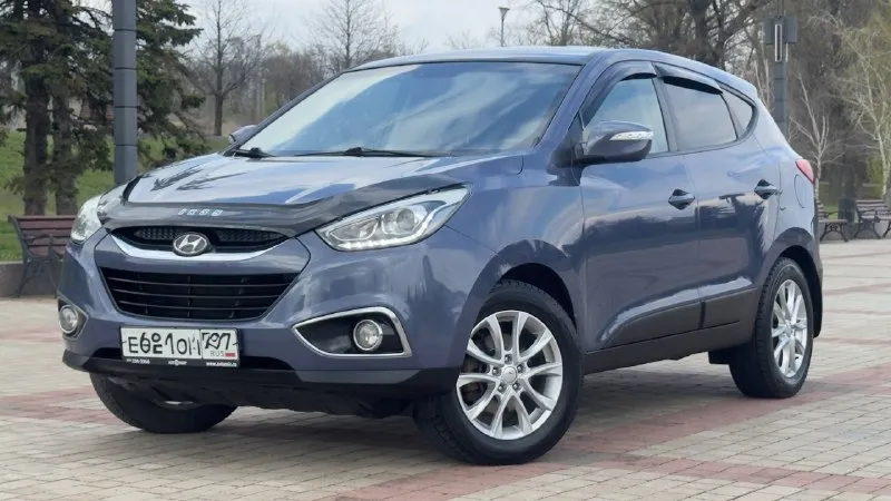 Тел. +79496447941 продам hyundai ix35 2014г. в идеальном состоянии! по автомобилю делать не чего не надо!! готов ехать на любые проверки за ваш счёт! стёкла все заводские включая лобовое! птс оригинал два владелец по птс! переоформление в мрэо комплектация двигатель 2.0 бензин пробег 187т abs esp airbag круиз контроль бортовой компьютер кожаный салон камера заднего хода помощь при спуске подогрев сидений подогрев зеркал parktronic электро слаживания зеркал двухзонный климат контроль 4 стеклоподъемника 2 ключа хорошая резина цена 1.330.000т. р очень срочно торг возможно продажа в кредит - фотография - 1
