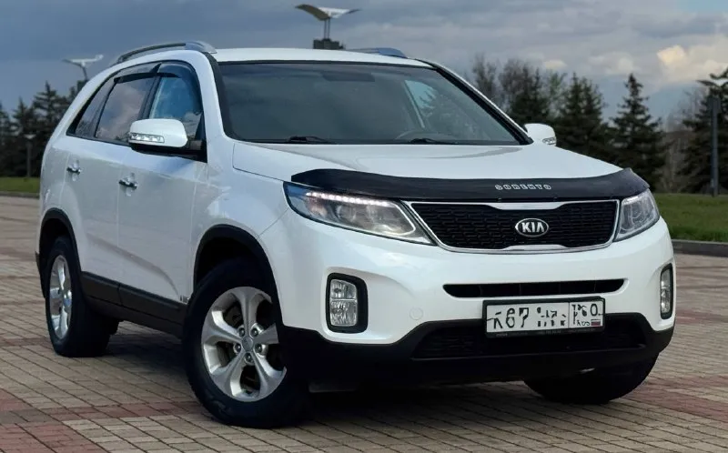 Kia sorento 2014 год двигатель 2.4 бензин коробка автомат пробег 174тыс. км автомобиль в отличном состоянии, авто обслужен от и до, вложения не требует не какого от слова совсем ! комплектация электропривод зеркал полный привод помощь при спуске круизконтроль мультируль без ключевой доступ запуск старт stop камера заднего вида климат контроль двух зоны подогрев сидений подогрев зеркал подогрев дворников подогрев руля антибликовое зеркало датчик света датчик дождя два ключа abs esp airbag бортовой компьютер четыре стеклоподъемника с документами все в полном порядке, продажа с полным переоформлением в гаи г. донецк цена 1.570.000 звоните остальное по тел. +79496447942 возможно продажа в кредит - фотография - 3