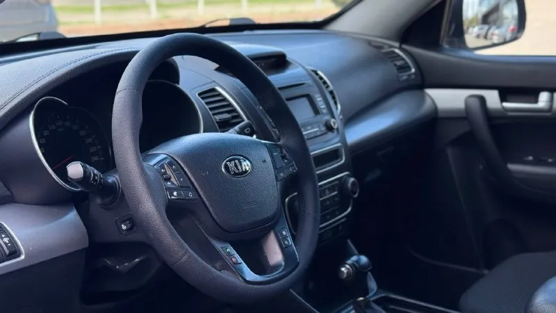 Kia sorento 2014 год двигатель 2.4 бензин коробка автомат пробег 174тыс. км автомобиль в отличном состоянии, авто обслужен от и до, вложения не требует не какого от слова совсем ! комплектация электропривод зеркал полный привод помощь при спуске круизконтроль мультируль без ключевой доступ запуск старт stop камера заднего вида климат контроль двух зоны подогрев сидений подогрев зеркал подогрев дворников подогрев руля антибликовое зеркало датчик света датчик дождя два ключа abs esp airbag бортовой компьютер четыре стеклоподъемника с документами все в полном порядке, продажа с полным переоформлением в гаи г. донецк цена 1.570.000 звоните остальное по тел. +79496447942 возможно продажа в кредит - фотография - 7