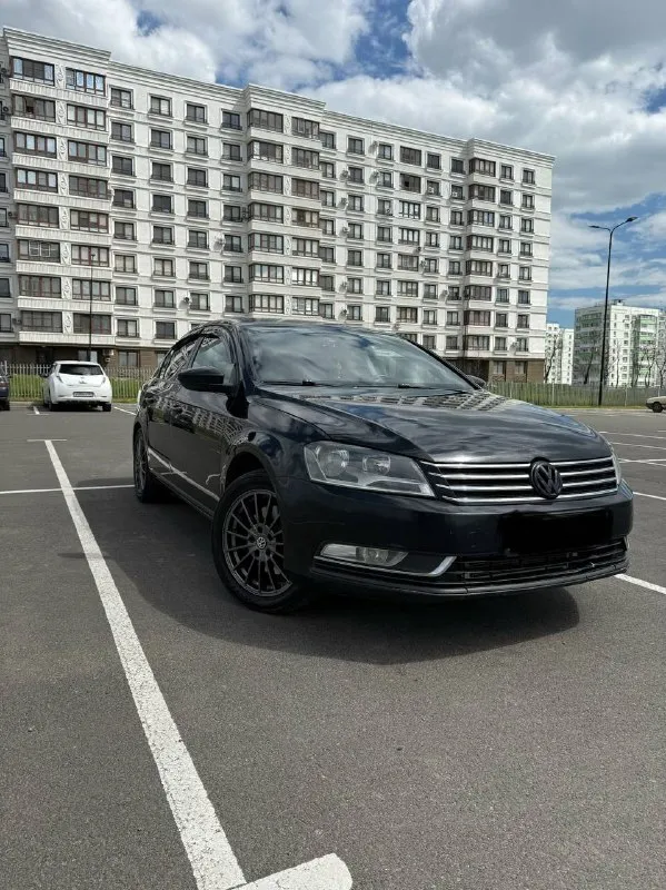 Volkswagen passat b7 2011 ✅полный электра пакет ✅обогрев всего кроме руля, задних сидений ✅климат контроль ✅передний привод ✅механика 6-ступка ✅1,4 турбо ✅ зимняя резина на штампах. ✅мотор после капиталки, новая турбина. ✅состояние хорошее для этого года. ✅ салон после частичной химчистки. ✅список всех работ по машине при встрече. денег не жалел, пытался все и сразу устранять. ✅собственник 1,1🍋 торг уместен. +79496454318 телеграмм на этом номере г. мариуполь - фотография - 1