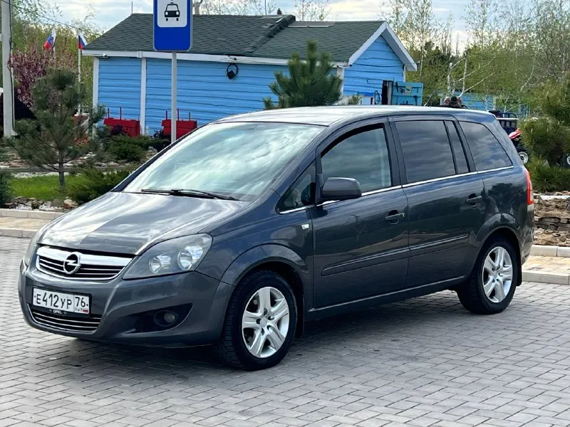 🚗 opel zafira b 🚀 обьем: 1.8 🐎206.000 км ⛽️ топливо: бензин 🚙кпп: механическая. 🛝мест 7 🛞резина : 2 комплекта зима лето 🛩год выпуска: 2010 🏎️ авто без дтп! 🌏место осмотра: г. донецк ☎️телефон: +79499269814 💵 550.000₽ с торгом! это самый низ рынка(смотрите рынок) - фотография - 1