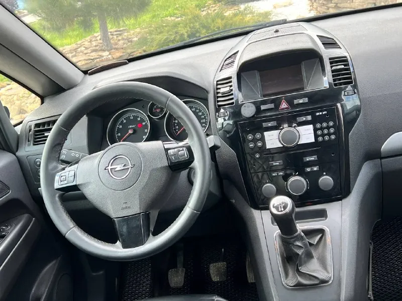 🚗 opel zafira b 🚀 обьем: 1.8 🐎206.000 км ⛽️ топливо: бензин 🚙кпп: механическая. 🛝мест 7 🛞резина : 2 комплекта зима лето 🛩год выпуска: 2010 🏎️ авто без дтп! 🌏место осмотра: г. донецк ☎️телефон: +79499269814 💵 550.000₽ с торгом! это самый низ рынка(смотрите рынок) - фотография - 7