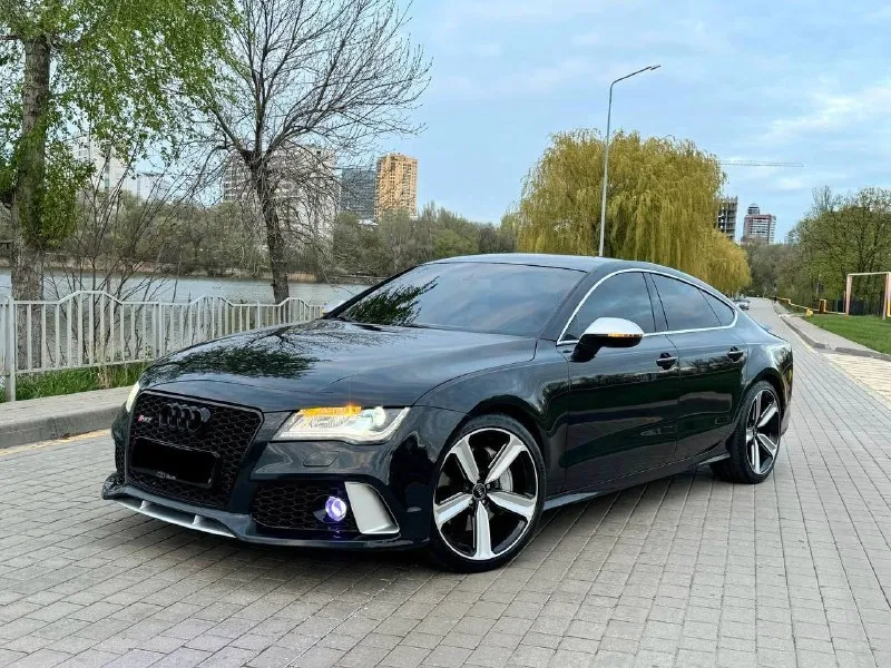 Продам очень привлекательный автомобиль audi a7 rs full 2013 года выпуска надежный бензиновый мотор, 3 литра, 310 лошадей под капотом. работает превосходно, нет ошибок, не троит и не дымит! коробка автомат, без нареканий, без пенков и рывков, переключает мягко и четко! ходовая обслужена полностью, нет ни малейшего звука! кузов замечательно выглядит, нет нареканий. машина в жирной комплектации, работает каждая кнопка, r21 диски на хорошей резине пилот спорт, у авто много доработок и прочего, приятный регулируемый выхлоп. детальней звоните цена 1.770.000р готов пообщаться с быстрым покупателем возможен обмен, помогу с продажей в кредит 89493752075 89281188827 📞 🇷🇺 звоните: +7(928)1188827 - фотография - 3