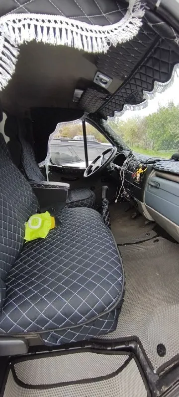 Продам газель 2007г. газ бензин. машина в хорошем рабочем состоянии, стоит сигнализация центральный замок, туманки, стоит новая резина два новых диска, поставил новый бензобак, новые амортизаторы, новая выхлопная система, перепресовал шкворня. машина находится в донецке +7 949 477 2825 📲 tg: дмитрий юрьевич 📞 звоните: +7(949)4772825 - фотография - 3