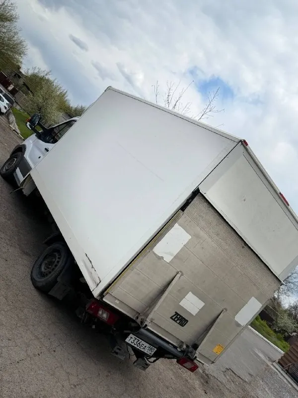 Ford transit 2.2 (дизель), 2014 г. , гидравлический борт 📍 цена: 1.750.000 ₽ (очень низкая. требуется срочная продажа, поэтому без торга!) автомобиль находится в г. енакиево. ✅ состояние: полностью на ходу. техника исправна, все системы работают. ✅ двигатель: 2.2 - надёжный и экономичный. ✅ оснащение: гидравлический борт (исправен, масло не течёт, работает плавно). ⚡ почему цена ниже рынка? срочно нужны деньги. продаю как есть - но всё работает. 📞 быстрый просмотр и сделка. более подробная информация по телефону: +7 988 586 81 61 📞 звоните: +7(988)5868161 - фотография - 5