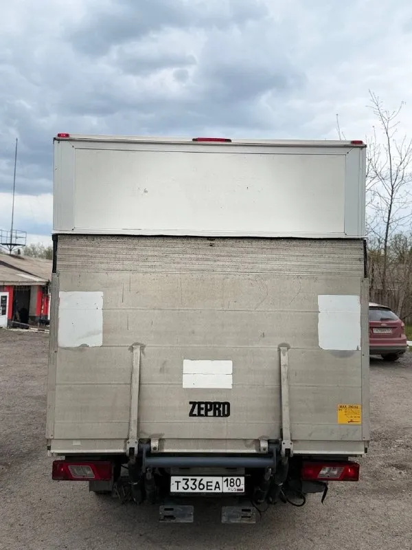 Ford transit 2.2 (дизель), 2014 г. , гидравлический борт 📍 цена: 1.750.000 ₽ (очень низкая. требуется срочная продажа, поэтому без торга!) автомобиль находится в г. енакиево. ✅ состояние: полностью на ходу. техника исправна, все системы работают. ✅ двигатель: 2.2 - надёжный и экономичный. ✅ оснащение: гидравлический борт (исправен, масло не течёт, работает плавно). ⚡ почему цена ниже рынка? срочно нужны деньги. продаю как есть - но всё работает. 📞 быстрый просмотр и сделка. более подробная информация по телефону: +7 988 586 81 61 📞 звоните: +7(988)5868161 - фотография - 7