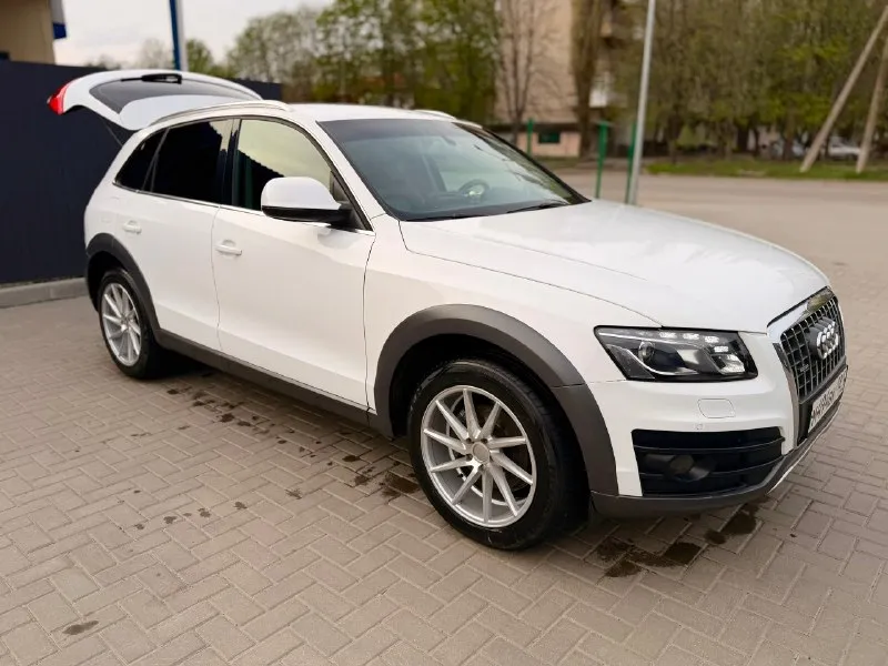 🔥 audi q5 2009 — стиль, мощность и комфорт в одном авто! 🔥 продаю audi q5 2009 (пробег 257000) с надежным и динамичным двигателем 2.0 tfsi. отличный вариант для города и трассы — сочетание премиального комфорта и уверенного полного привода quattro. — мощный и экономичный двигатель 2.0 tfsi — легендарный полный привод quattro — уверенность на любой дороге — комфортный и просторный салон премиум-класса — отличная шумоизоляция и плавность хода — высокая посадка — удобство и безопасность 🛠 состояние: — технически полностью исправен — двигатель и коробка работают без нареканий — чистый, ухоженный салон — кузов в хорошем состоянии — регулярное обслуживание, своевременная замена расходников ⚙️ оснащение: — климат-контроль — webasto — мультимедиа система teyes lux one — полный электропакет — парктроники (передние/задние) — камера заднего вида —электропривод багажника с доводчиком 🎁 комплект зимней резины с дисками 💰 цена: 1500000 📲 пишите и звоните +79591210686 📞 звоните: +7(959)1210686 - фотография - 1