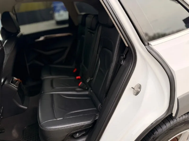 🔥 audi q5 2009 — стиль, мощность и комфорт в одном авто! 🔥 продаю audi q5 2009 (пробег 257000) с надежным и динамичным двигателем 2.0 tfsi. отличный вариант для города и трассы — сочетание премиального комфорта и уверенного полного привода quattro. — мощный и экономичный двигатель 2.0 tfsi — легендарный полный привод quattro — уверенность на любой дороге — комфортный и просторный салон премиум-класса — отличная шумоизоляция и плавность хода — высокая посадка — удобство и безопасность 🛠 состояние: — технически полностью исправен — двигатель и коробка работают без нареканий — чистый, ухоженный салон — кузов в хорошем состоянии — регулярное обслуживание, своевременная замена расходников ⚙️ оснащение: — климат-контроль — webasto — мультимедиа система teyes lux one — полный электропакет — парктроники (передние/задние) — камера заднего вида —электропривод багажника с доводчиком 🎁 комплект зимней резины с дисками 💰 цена: 1500000 📲 пишите и звоните +79591210686 📞 звоните: +7(959)1210686 - фотография - 6