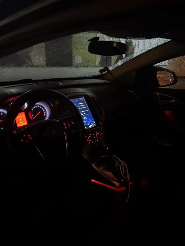Продам opel astra j gtc 2012 г. в. 212 т. км родного пробега мотор: 1.4 т (140 л. с) привод: передний безопасность вся на месте. мотор без нареканий. коробка автомат(gm) 6ти ступенчатая. r18 заводские диски. богатая комплектация: салон-комбинированная кожа, подогревы, двухзонный климат-контроль, круиз-контроль, парктроники задние, подогрев руля, мультируль, заводская подсветка салона, магнитола teyes. фары в бронепленке. руль перешит два ключа. ходовая не стучит, не гремит. есть мелкие нюансы. отдам зимнюю резину и все, что с машины есть. за машиной тщательно ухаживали, сейчас машина находится в полировке и в керамике. на 180 учете, я собственник, переоформление без проблем. штрафов, запретов, арестов, залогов нет. цена: 1.000.000 рублей. хороший торг. +79493856562 тимур - фотография - 9