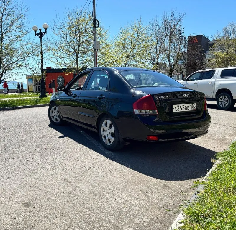 В продаже kia cerato в хорошем состоянии! •год выпуска 2008 •двигатель 1.6 (122л. с) •комплектация lx •салон 4+/5 •бензин/газ •документы в полном порядке! собственник. просмотр в г. мариуполь с 27.04 по 01.05 цена 450.000р/торг номер: +7(938)402-50-87 - павел +7(918)648-75-94 - нина - фотография - 4