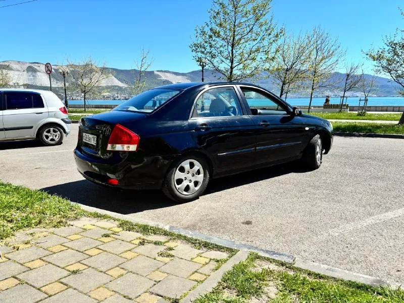 В продаже kia cerato в хорошем состоянии! •год выпуска 2008 •двигатель 1.6 (122л. с) •комплектация lx •салон 4+/5 •бензин/газ •документы в полном порядке! собственник. просмотр в г. мариуполь с 27.04 по 01.05 цена 450.000р/торг номер: +7(938)402-50-87 - павел +7(918)648-75-94 - нина - фотография - 5