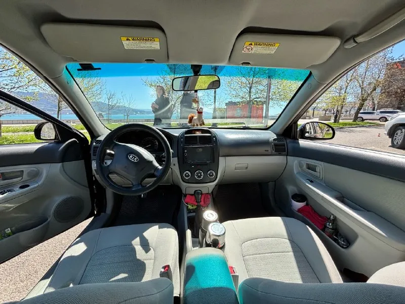 В продаже kia cerato в хорошем состоянии! •год выпуска 2008 •двигатель 1.6 (122л. с) •комплектация lx •салон 4+/5 •бензин/газ •документы в полном порядке! собственник. просмотр в г. мариуполь с 27.04 по 01.05 цена 450.000р/торг номер: +7(938)402-50-87 - павел +7(918)648-75-94 - нина - фотография - 6