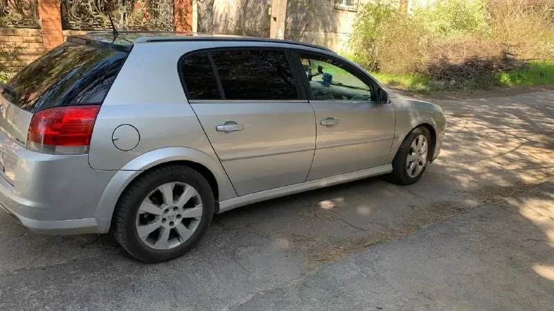 🚗 opel signum 2005 — комфорт и стиль по доступной цене! 💰 цена: 570 000 ₽ (торг у капота) 📍 город: мариуполь 🔧 основное: • двигатель 2.2 direct — едет бодро и уверенно • 3 владельца • есть техосмотр ⚙️ оснащение: • круиз контроль • парктроники • андроид-магнитола • хорошая акустика — музыка звучит отлично • 17” диски ✨ машина в хорошем состоянии, выглядит достойно — реально «космос» для своих лет. подойдёт как для города, так и для трассы. 📞 связь: +7 949 801-38-87 💬 причина продажи — нужны деньги пишите/звоните — отвечу на все вопросы! - фотография - 2