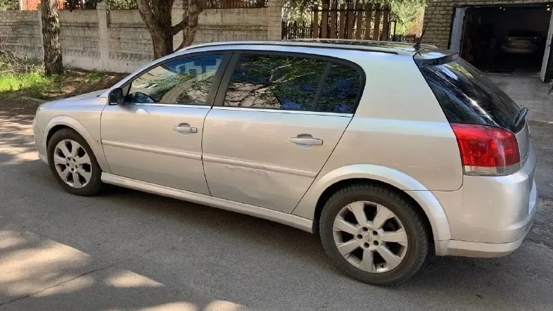 🚗 opel signum 2005 — комфорт и стиль по доступной цене! 💰 цена: 570 000 ₽ (торг у капота) 📍 город: мариуполь 🔧 основное: • двигатель 2.2 direct — едет бодро и уверенно • 3 владельца • есть техосмотр ⚙️ оснащение: • круиз контроль • парктроники • андроид-магнитола • хорошая акустика — музыка звучит отлично • 17” диски ✨ машина в хорошем состоянии, выглядит достойно — реально «космос» для своих лет. подойдёт как для города, так и для трассы. 📞 связь: +7 949 801-38-87 💬 причина продажи — нужны деньги пишите/звоните — отвечу на все вопросы! - фотография - 3