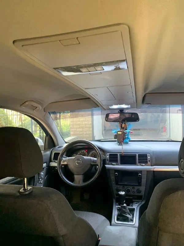 🚗 opel signum 2005 — комфорт и стиль по доступной цене! 💰 цена: 570 000 ₽ (торг у капота) 📍 город: мариуполь 🔧 основное: • двигатель 2.2 direct — едет бодро и уверенно • 3 владельца • есть техосмотр ⚙️ оснащение: • круиз контроль • парктроники • андроид-магнитола • хорошая акустика — музыка звучит отлично • 17” диски ✨ машина в хорошем состоянии, выглядит достойно — реально «космос» для своих лет. подойдёт как для города, так и для трассы. 📞 связь: +7 949 801-38-87 💬 причина продажи — нужны деньги пишите/звоните — отвечу на все вопросы! - фотография - 5