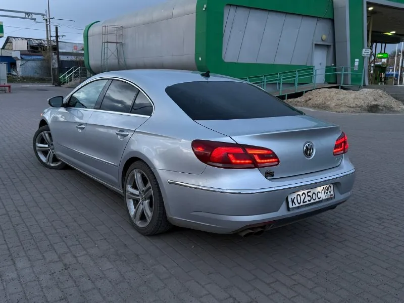 В продаже volkswagen passat cc ( рестайлинг ) 2012 год двигатель 2.0 турбо ( бензин ), работает без проблем, не дымит, не троит ! акпп также без проблем ! ходовая обслужена ( стойки вкруг, рейка новая и тд ), по двигателю заменена цепь грм, форсунки, все работает как положено ! богатая комплектация : кожа, электропривод сидений, подогрев сидений, адаптивный свет и многое другое по документам без проблем ( переоформление ), номера в подарок ! цена 1.245.000₽ торг при виде денег ! +7(949)-616-73-96 +7(949)-531-84-85 донецк, кировский район 📞 🇷🇺 звоните: +79496167396 - фотография - 3