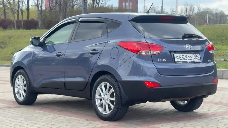 Тел. +79496447941 продам hyundai ix35 2014г. в идеальном состоянии! по автомобилю делать не чего не надо!! готов ехать на любые проверки за ваш счёт! стёкла все заводские включая лобовое! птс оригинал два владелец по птс! переоформление в мрэо комплектация двигатель 2.0 бензин пробег 187т abs esp airbag круиз контроль бортовой компьютер кожаный салон камера заднего хода помощь при спуске подогрев сидений подогрев зеркал parktronic электро слаживания зеркал двухзонный климат контроль 4 стеклоподъемника 2 ключа хорошая резина цена 1.290.000т. р очень срочно торг возможно продажа в кредит 📲 tg: @artur_dadunia 📞 звоните: +7(949)6447941 - фотография - 6