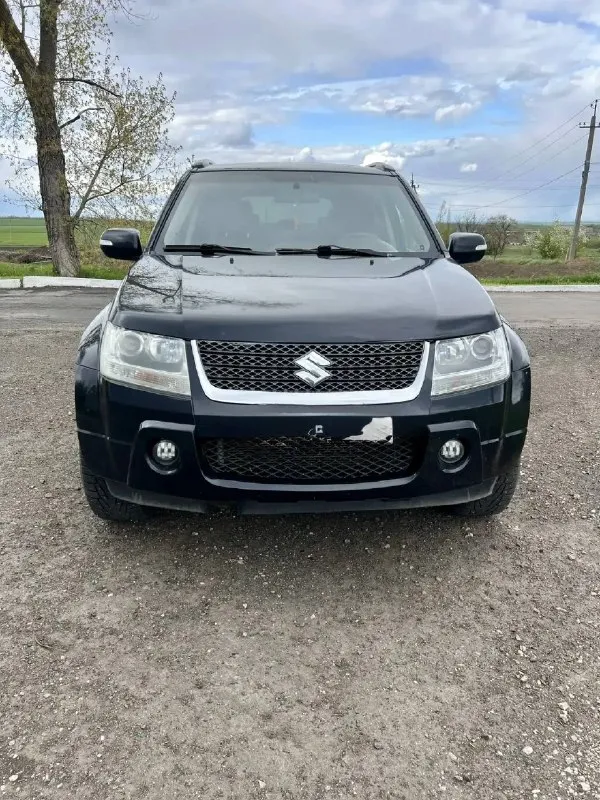Suzuki grand vitara 2008 2.4 акпп ( коробка листает ) легендарная айсин ( двс отлично ) масло от замены до замены пробежала всего то 246к и это только начала её пути ) на жирнючих 19 литых дисках ! на люке ( открывается ) жир ! капитальныя обслуженная витара, сел поехал, цена за такой апарат чисто символически 945к рублей ) можно в валюте ) осмотр мариуполь по договоренности тел. +7 949 714 1298 телеграмм @vv0777vv - фотография - 2