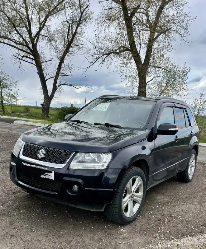 Suzuki grand vitara 2008 2.4 акпп ( коробка листает ) легендарная айсин ( двс отлично ) масло от замены до замены пробежала всего то 246к и это только начала её пути ) на жирнючих 19 литых дисках ! на люке ( открывается ) жир ! капитальныя обслуженная витара, сел поехал, цена за такой апарат чисто символически 945к рублей ) можно в валюте ) осмотр мариуполь по договоренности тел. +7 949 714 1298 телеграмм @vv0777vv - фотография - 3