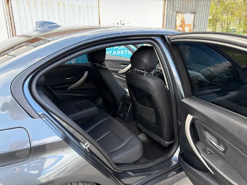 Продам bmw f30 2013г куплена в 2014 246.000 пробег мотор 1.6 турбо самый надежный и неприхотливый! автомобилем владею год, авто в самом достойнейшем состоянии которое вы только сможете найти у бмв ф30,тачка вся в родном окрасе все железо родное, машина без рыжиков без притертосей без вмятин без подкрасов, салон в идеале без притертосей и ремонтов, сохранено идеальное стоковое родное состояние, машина плотностью обслужена от и до не рубля вложений не требует! дополнительные видео можете попросить в тг, состояние авто, видео с толщиномером, фотки диагностики двигателя, все покажу! вин : x4x3a19430j672864 цена 1.390.000р не рубля не скину и не торгуюсь не существует f30 в таком состоянии и близко за такие деньги, любые проверки с любыми подборщиками поддерживаю👍 кто ищет тройку в этом кузове и приедет смотреть, сразу заберет я уверен 😉 t. g @former_emperor телефон : +79498460048 - фотография - 6