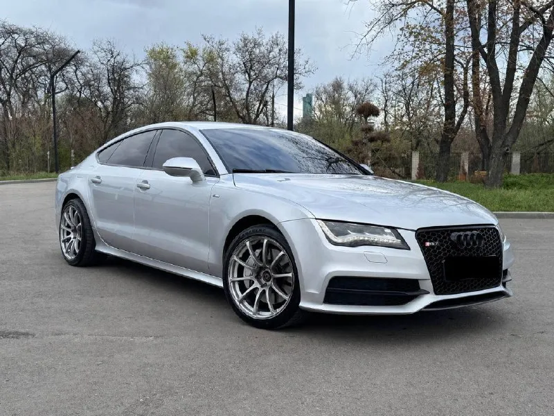Продам audi a7 s-line 2012 автомобиль отлично выглядит по кузову, целый, ровный и красивый! 3 литра бензин! обслужен полностью, нет нареканий! нет задиров, дыма, работает тихо и ровно коробка без нареканий, нет ни пинков, ни пробуксовок! переключает мягко и плавно! ходовая часть обслужена, ничего не гремит, вообще нет посторонних шумов! жирная комплектация, все работает. очень много допов в машине детальней звоните обмен, помощь в кредите. юридически чистый автомобиль, полное оформление цена для быстрого покупателя 1650.000р очень приятная стоимость, за такой автомобиль не найти 89494538040 89281188827 📞 звоните: +7(949)4538040 - фотография - 1