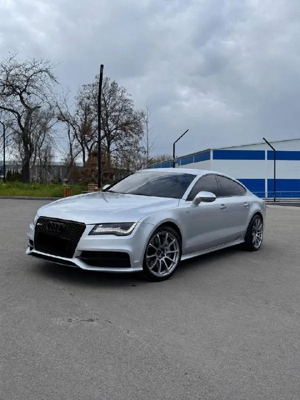 Продам audi a7 s-line 2012 автомобиль отлично выглядит по кузову, целый, ровный и красивый! 3 литра бензин! обслужен полностью, нет нареканий! нет задиров, дыма, работает тихо и ровно коробка без нареканий, нет ни пинков, ни пробуксовок! переключает мягко и плавно! ходовая часть обслужена, ничего не гремит, вообще нет посторонних шумов! жирная комплектация, все работает. очень много допов в машине детальней звоните обмен, помощь в кредите. юридически чистый автомобиль, полное оформление цена для быстрого покупателя 1650.000р очень приятная стоимость, за такой автомобиль не найти 89494538040 89281188827 📞 звоните: +7(949)4538040 - фотография - 5