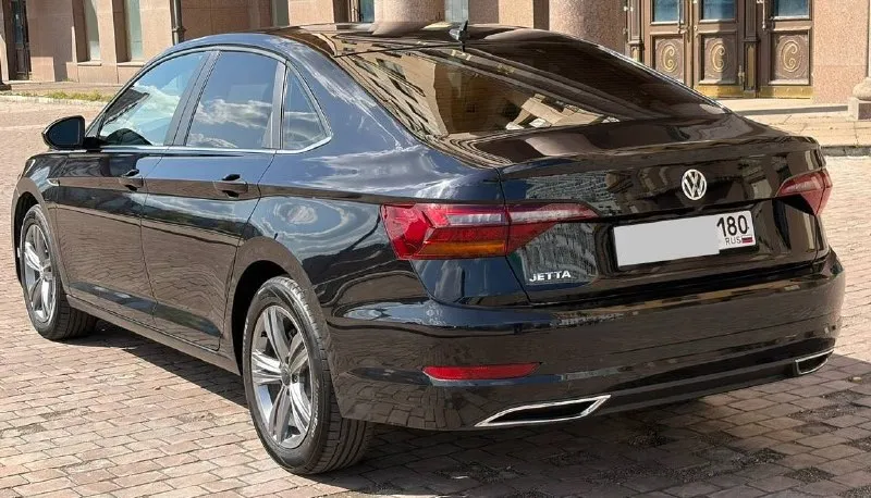 ❗️продам volkswagen jetta r-line❗️ 2019 год двигатель 1.4, пробег 82 000 км коробка классический автомат 8 ст рф учет цена 1 850 000 +79495000615 авто в отличном состоянии, заменены свечи, масло кпп, тормозные диски и колодки салон в идеальном состоянии, кожаный комбинированный, черный потолок камера заднего вида, сенсорный экран, датчики давления шин, активный круиз контроль, эл. стеклоподъёмники, сидения с подогревом, двухзонный климат контроль, датчик света, android auto/carplay +79495000615 - фотография - 3