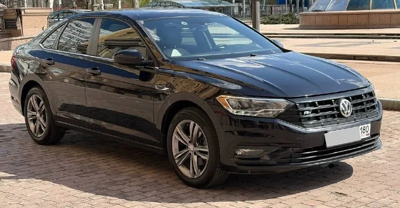 ❗️продам volkswagen jetta r-line❗️ 2019 год двигатель 1.4, пробег 82 000 км коробка классический автомат 8 ст рф учет цена 1 850 000 +79495000615 авто в отличном состоянии, заменены свечи, масло кпп, тормозные диски и колодки салон в идеальном состоянии, кожаный комбинированный, черный потолок камера заднего вида, сенсорный экран, датчики давления шин, активный круиз контроль, эл. стеклоподъёмники, сидения с подогревом, двухзонный климат контроль, датчик света, android auto/carplay +79495000615 - фотография - 4