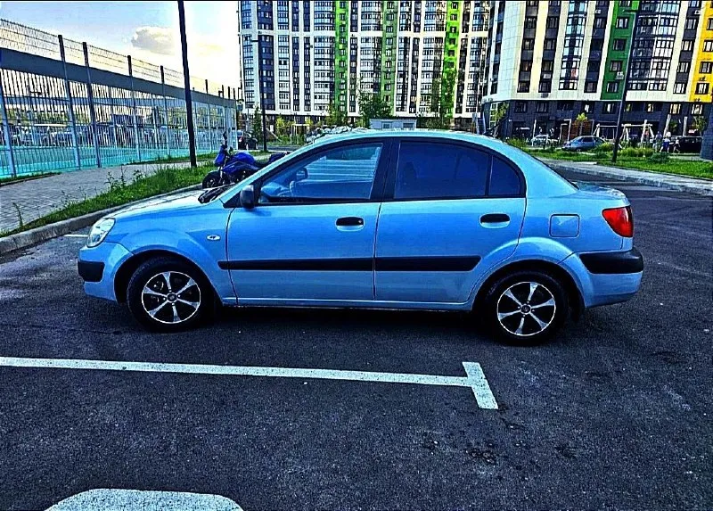 Продам kia рио 2007год. механическая кпп. кондиционер. пробег 280 т. с машиной отдам второй комплект резины. цена 500 т. владелец. телефон для связи, он же мах: +79495106662 или пишите смс, перезвоню ( иногда связь не очень ) 📲 tg: александр 📞 звоните: +7(949)5106662 - фотография - 3