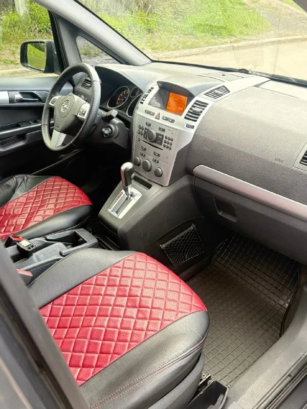 Продаю opel зафира opel zafira 2013 года рестайлинг 7_ми местная мотор 1.8 коробка автомат as in классический не робот не путайте пожалуйста в хорошем состоянии мотор масло не ест не дымит не троит коробка работает идеально есть спорт режим и зимний режим документы кристально чистые автотека зеленая без запретов залогов и штрафов цена 770.000 тысяч рублей торг реальному покупателю +79496073269 telegram +79496440125 telegram +79495388270 telegram. 📞 звоните: +7(949)6073269 - фотография - 10