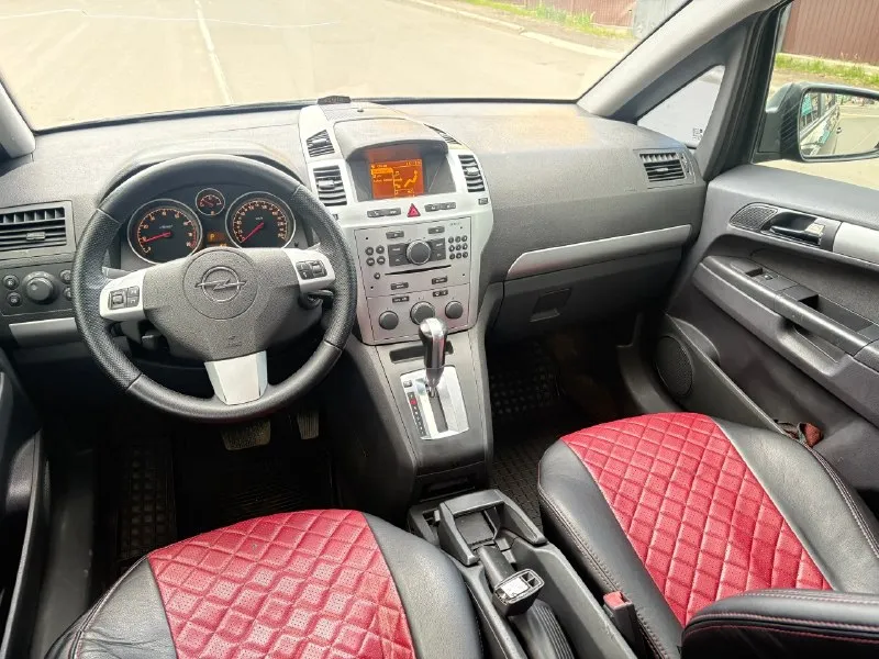 Продаю opel зафира opel zafira 2013 года рестайлинг 7_ми местная мотор 1.8 коробка автомат as in классический не робот не путайте пожалуйста в хорошем состоянии мотор масло не ест не дымит не троит коробка работает идеально есть спорт режим и зимний режим документы кристально чистые автотека зеленая без запретов залогов и штрафов цена 770.000 тысяч рублей торг реальному покупателю +79496073269 telegram +79496440125 telegram +79495388270 telegram. 📞 звоните: +7(949)6073269 - фотография - 9