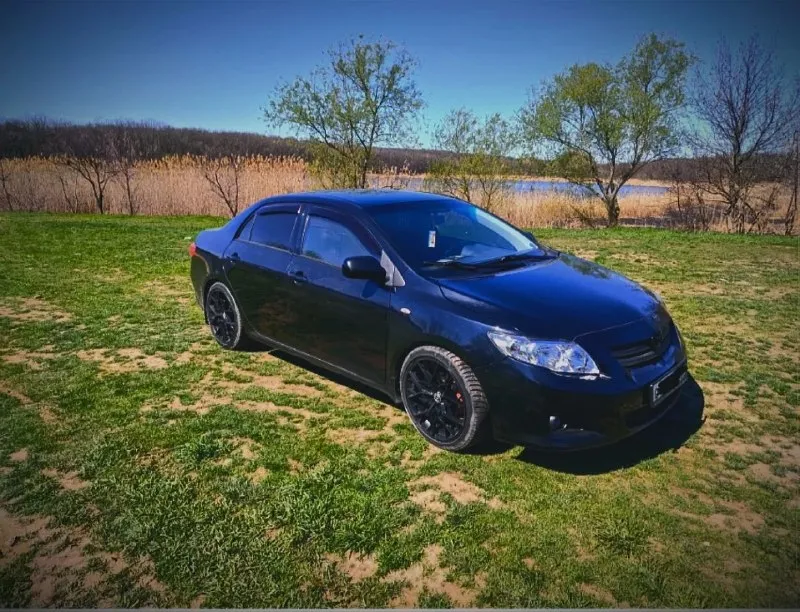 Автомобиль: toyota corolla. год выпуска: 2007. пробег: 206 тыс. двигатель: 1.6 коробка: робот (работает отлично) цена: 750 000 ( торг реальному покупателю) автомобиль в хорошем техническом состоянии! ⚫чёрный на чёрном🔥 приятный салон, отличная музыка, диски r18 с 2мя комплектами резины (лето новое), установлена новая передняя оптика с дорогим освещением, установлены линзованные противотуманки с дорогими лампами (освещение отличное), подвеска стоит спортивная (не колхоз) много домов: оставляю с автомобилем! не разу, не подводила в дороге + на дальние расстояния есть круиз-контроль, который делает поездку максимально комфортной. авто выглядит просто 💣💥 от машины не избавлюсь (езжу каждый день), продаю не спеша! сделано то (масло, колодки в круг, фильтра и заправлен кондиционер) обмен не интересует, осмотр г. донецк. дополнительные вопросы по телефону: +7-949-029-35-31 даниил. - фотография - 1