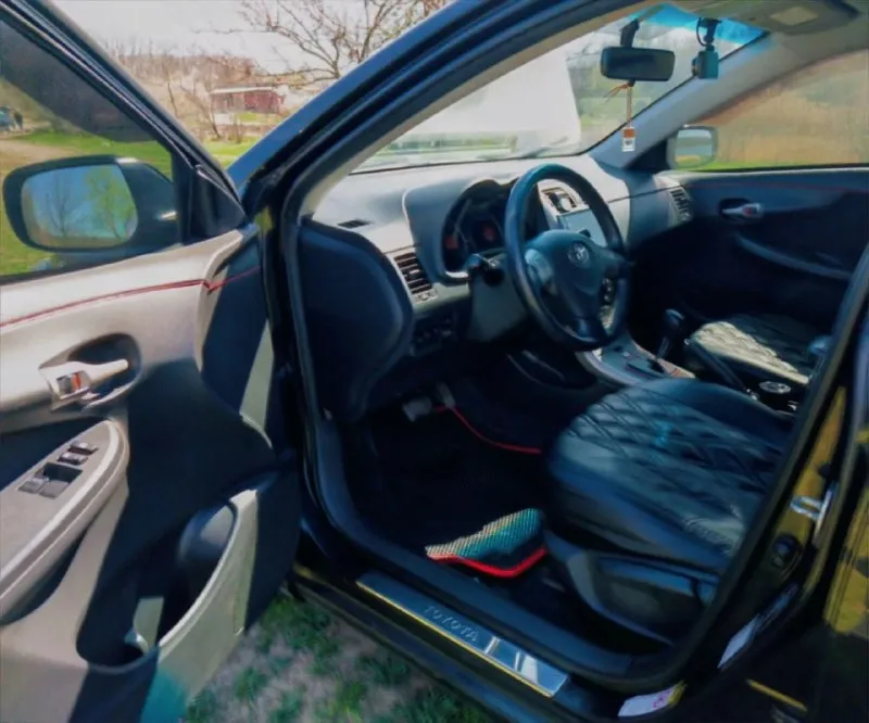 Автомобиль: toyota corolla. год выпуска: 2007. пробег: 206 тыс. двигатель: 1.6 коробка: робот (работает отлично) цена: 750 000 ( торг реальному покупателю) автомобиль в хорошем техническом состоянии! ⚫чёрный на чёрном🔥 приятный салон, отличная музыка, диски r18 с 2мя комплектами резины (лето новое), установлена новая передняя оптика с дорогим освещением, установлены линзованные противотуманки с дорогими лампами (освещение отличное), подвеска стоит спортивная (не колхоз) много домов: оставляю с автомобилем! не разу, не подводила в дороге + на дальние расстояния есть круиз-контроль, который делает поездку максимально комфортной. авто выглядит просто 💣💥 от машины не избавлюсь (езжу каждый день), продаю не спеша! сделано то (масло, колодки в круг, фильтра и заправлен кондиционер) обмен не интересует, осмотр г. донецк. дополнительные вопросы по телефону: +7-949-029-35-31 даниил. - фотография - 4