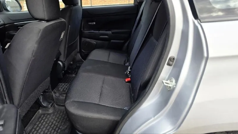 Продаю автомобиль mitsubishi asx 2011 года в отличном состоянии для своих лет. один владелец с момента покупки. без дтп родной пробег 200000. по кузову как на фото гнили ржавчины нет. мотор 1.6 механика. два комплекта ключей. то проходила во время по регламенту. есть сервисная книжка, заказ наряды. салон чистый ухоженный. по тех. части в данный момент вложений не требует. продажа с полным переоформлением. юридически чист. осмотр г. донецк звонить по номеру телефона +79490881846 или пишите в телеграмм если нет связи. цена 1070000. - фотография - 8