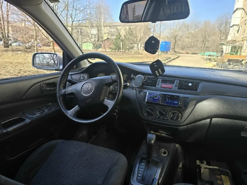 Продам лансер 9 коробка автомат, в хорошем состоянии, не пинает, ходовая мячик, грм недавно менял, также менял масло, фильтра. машина в хорошем состоянии, телефон для связи +79495105214 связи плохая, если что пишите в л. с. цена 245.000торг возле капота. 📞 звоните: +7(949)5105214 - фотография - 6