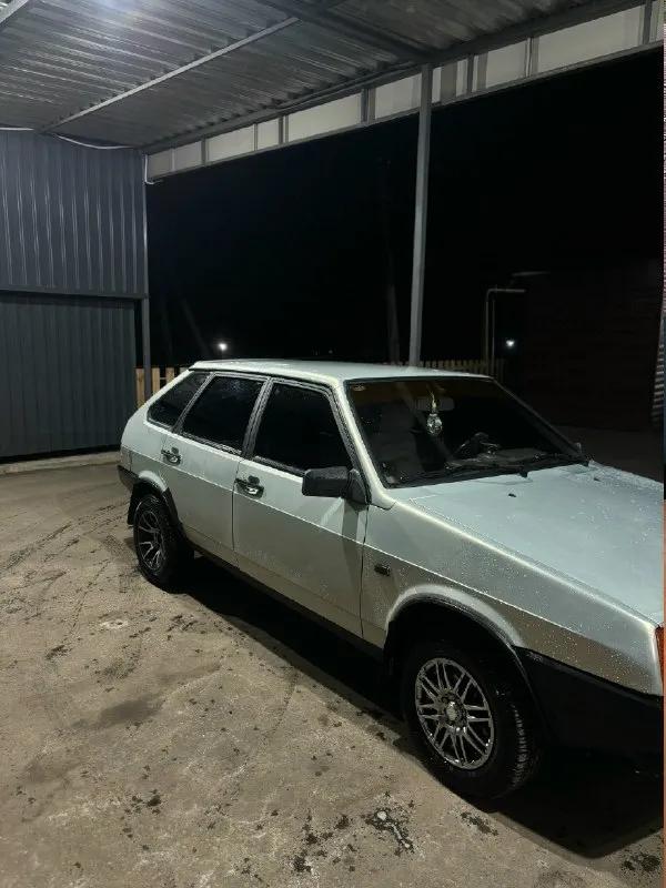 Продажа или обмен ваз 2109 1999г. на полном ходу, ходовая новая (стойки в круг все новый, пружины, сайлентблоки в круг новые, новые шаровые, новые рулевые тяги, новые шрузы), новая резина лето. мотор 1,5 масло не ест, по коробке нареканий нет, кулиса новая. по кузову пороги, дно, стаканы лонжероны всё целое. стоит простенькая музыка. по документам полное переоформление. цена: 155.000 rub, хороший торг у капота. находиться: старобешевский муниципальный округ, пгт новый свет. тел: +7 949 442-32-68 +7 952 566-51-96 📞 звоните: +7(949)4423268 - фотография - 4