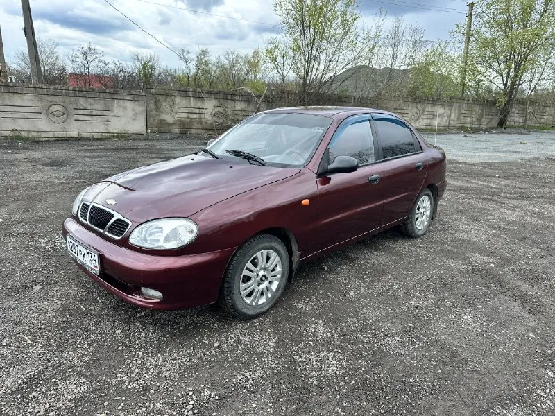 Продам шевроле ланос 2007г. в д. в 1.5 пробег 205436 ходовая, двигатель, к. п.п. в отличном состоянии. кузов без рыжиков и коррозии всё обработано комплектация с кондиционером, гидроусилителем руля, подушка безопасности, пер. стеклоподъёмники. тормоза делались осенью, ручник работает. андроид медиа управление на руле с камерой заднего вида, с документами полный порядок не штрафов не трестов я хозяин, владею два года. цена 300000 т. р +79490748106 сергей - фотография - 2