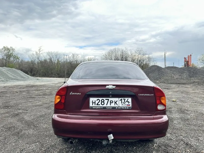 Продам шевроле ланос 2007г. в д. в 1.5 пробег 205436 ходовая, двигатель, к. п.п. в отличном состоянии. кузов без рыжиков и коррозии всё обработано комплектация с кондиционером, гидроусилителем руля, подушка безопасности, пер. стеклоподъёмники. тормоза делались осенью, ручник работает. андроид медиа управление на руле с камерой заднего вида, с документами полный порядок не штрафов не трестов я хозяин, владею два года. цена 300000 т. р +79490748106 сергей - фотография - 3