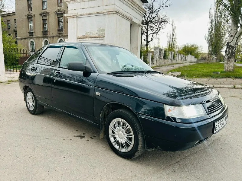 Продам ваз 2112 в хорошем состоянии!! год выпуска 2006 мотор 1.6.16 клапанный в идеале после кап ремонта!! ходовая вся идеале. дно пороги низа дверей стаканы всё целое не гнилое!!! газ пропан евро 4 зарегистрирован. полное переоформление. все вопросы по телефону стоимость 230 тыс руб +7 (949) 564-68-57 📞 звоните: +7(949)5646857 - фотография - 1