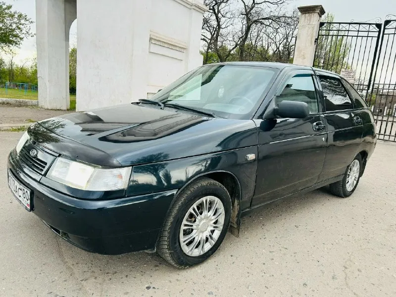 Продам ваз 2112 в хорошем состоянии!! год выпуска 2006 мотор 1.6.16 клапанный в идеале после кап ремонта!! ходовая вся идеале. дно пороги низа дверей стаканы всё целое не гнилое!!! газ пропан евро 4 зарегистрирован. полное переоформление. все вопросы по телефону стоимость 230 тыс руб +7 (949) 564-68-57 📞 звоните: +7(949)5646857 - фотография - 2
